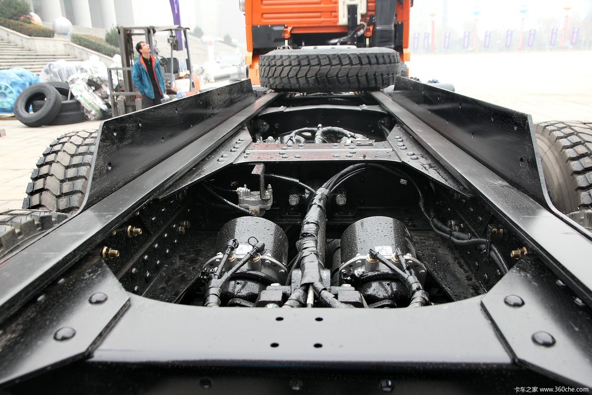 > 2015陕汽重卡 德龙x3000 > 德龙黄金版x3000 超强版8x4工程车底盘