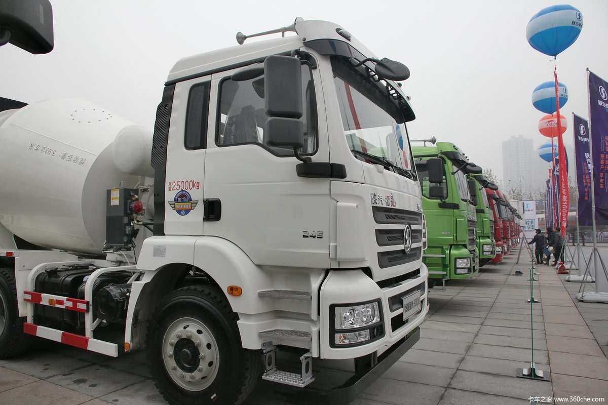 德龙新m3000 6x4混凝土搅拌车