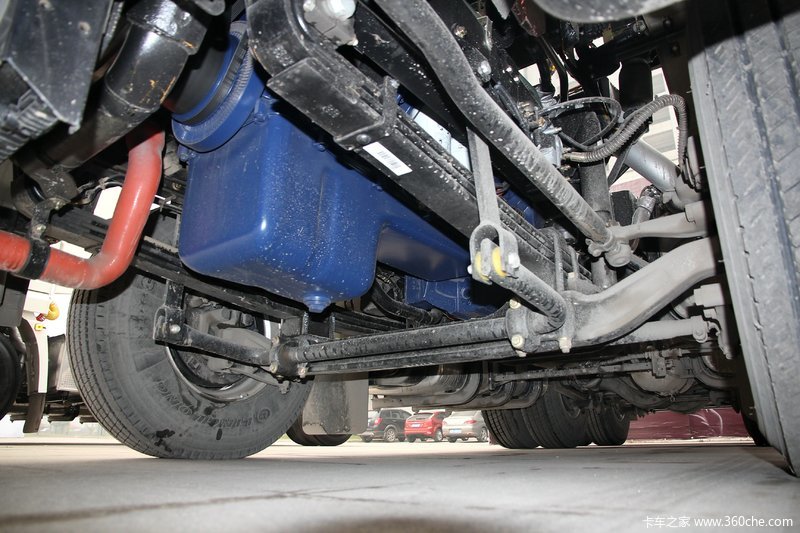 黄金版德龙x3000轻量化6x4牵引车