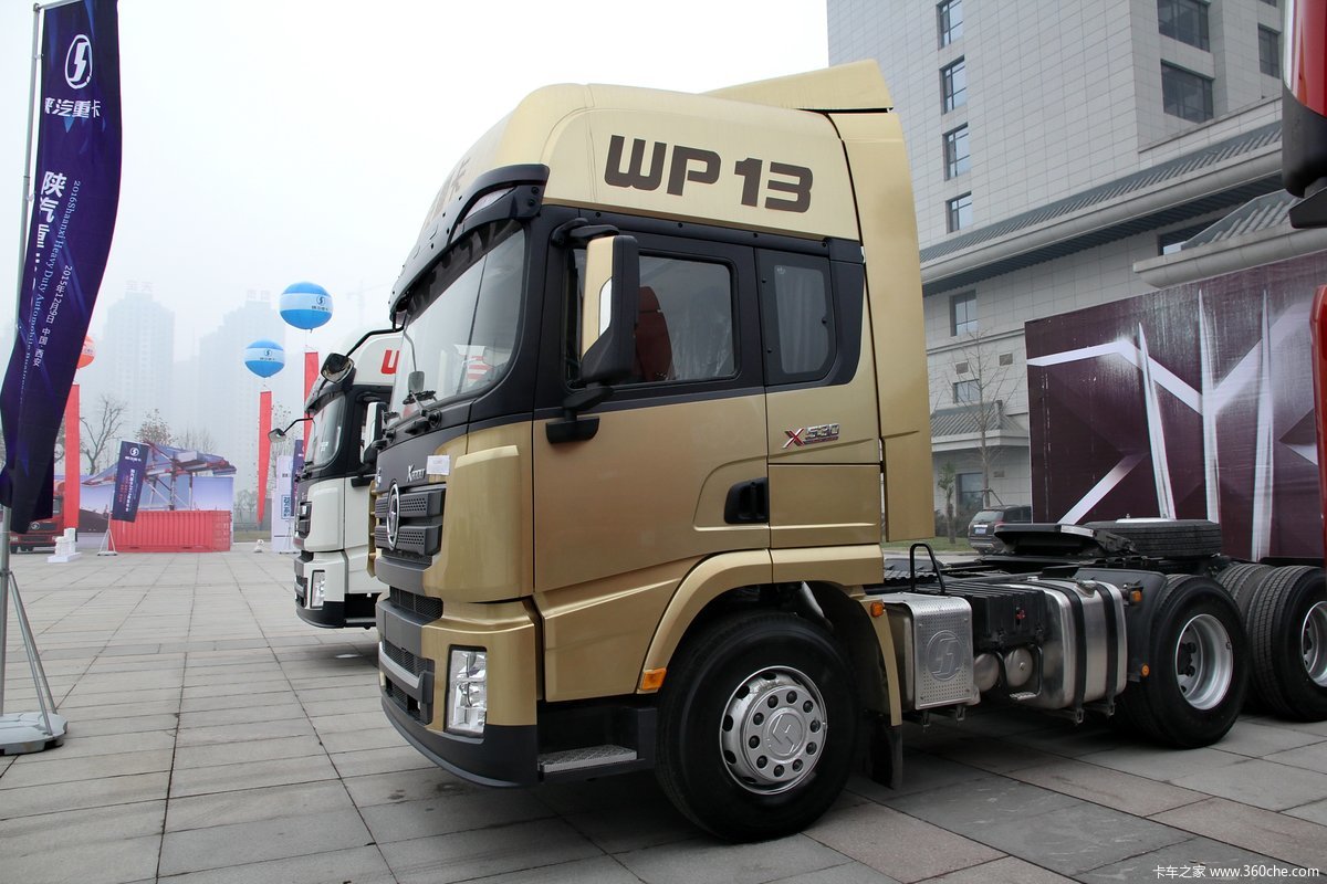 黃金版德龍x3000輕量化6x4牽引車