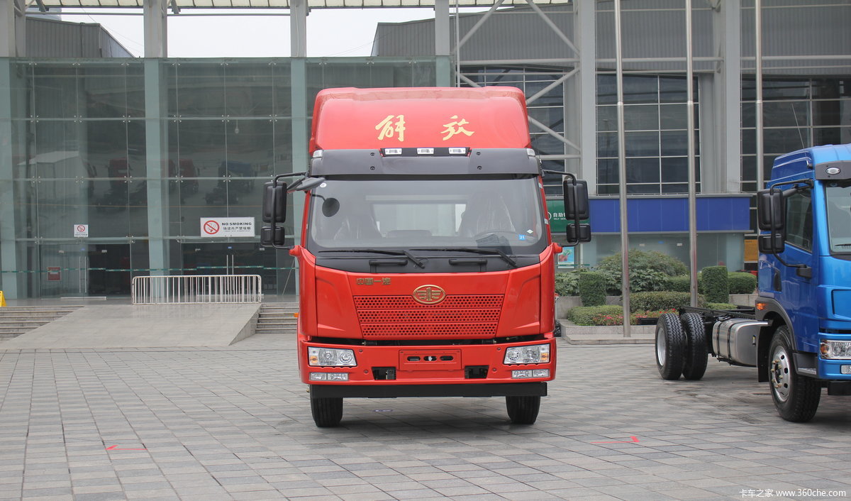 一汽解放j6l180马力4x2领航版载货车