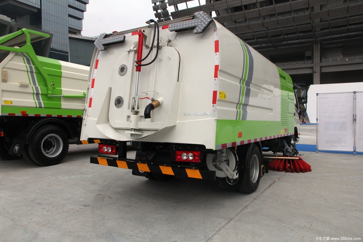 福田欧马可4x23t洗扫车