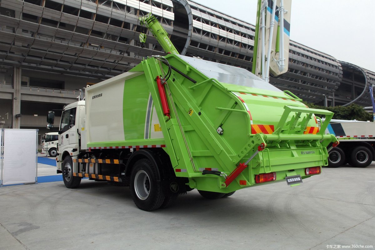 福田欧曼etx8t压缩式垃圾车