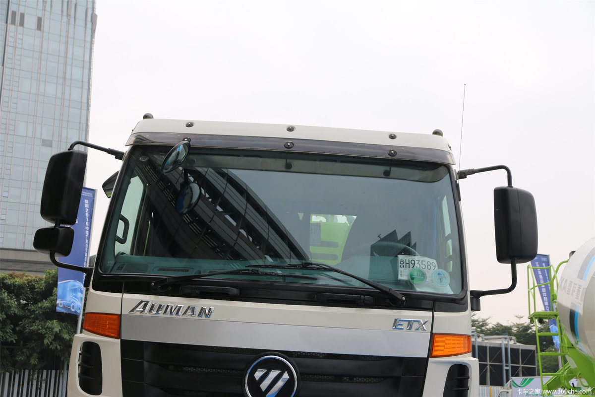 雷萨泵车