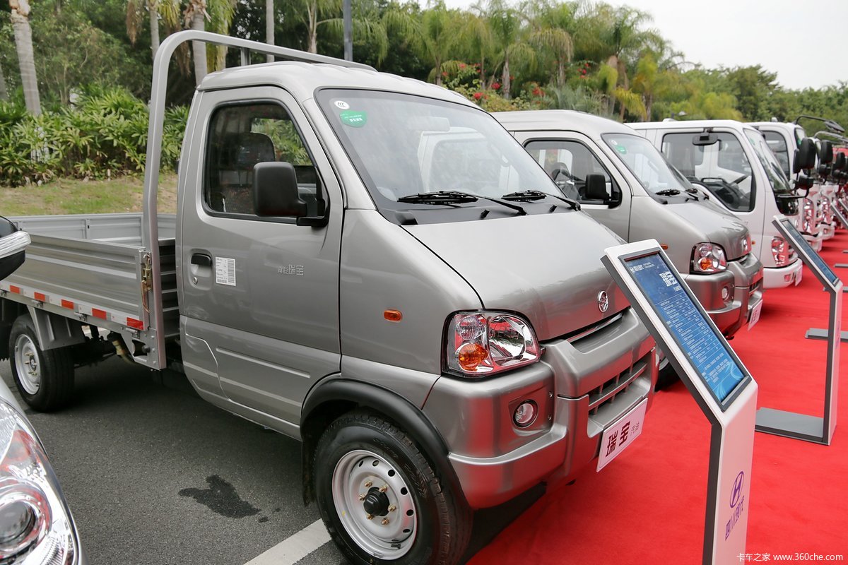 瑞宝汽油单排微卡