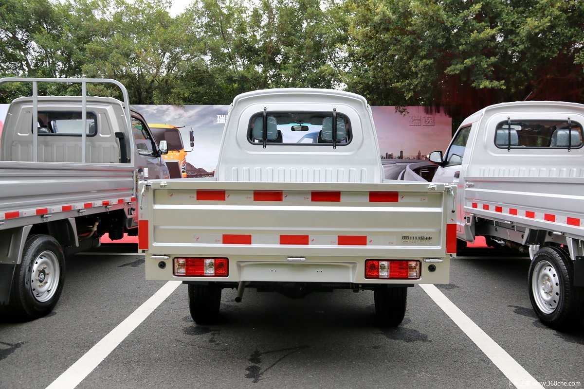 瑞逸双排汽油微卡