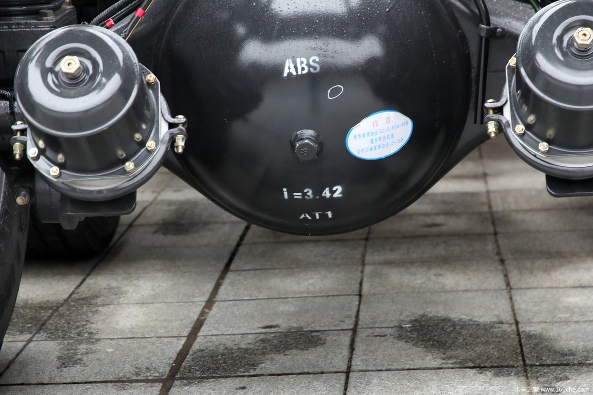 2016柳汽年会乘龙h7牵引车