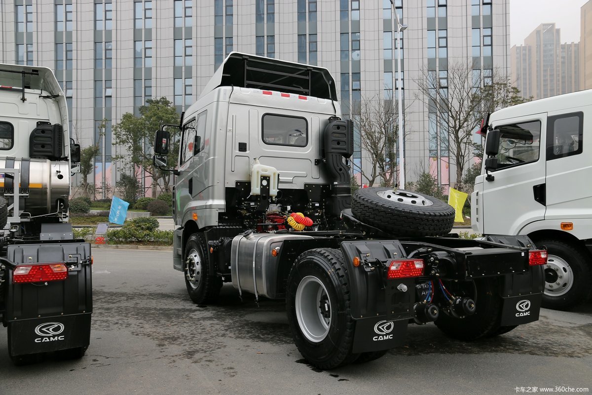 汉马4x2港口牵引车