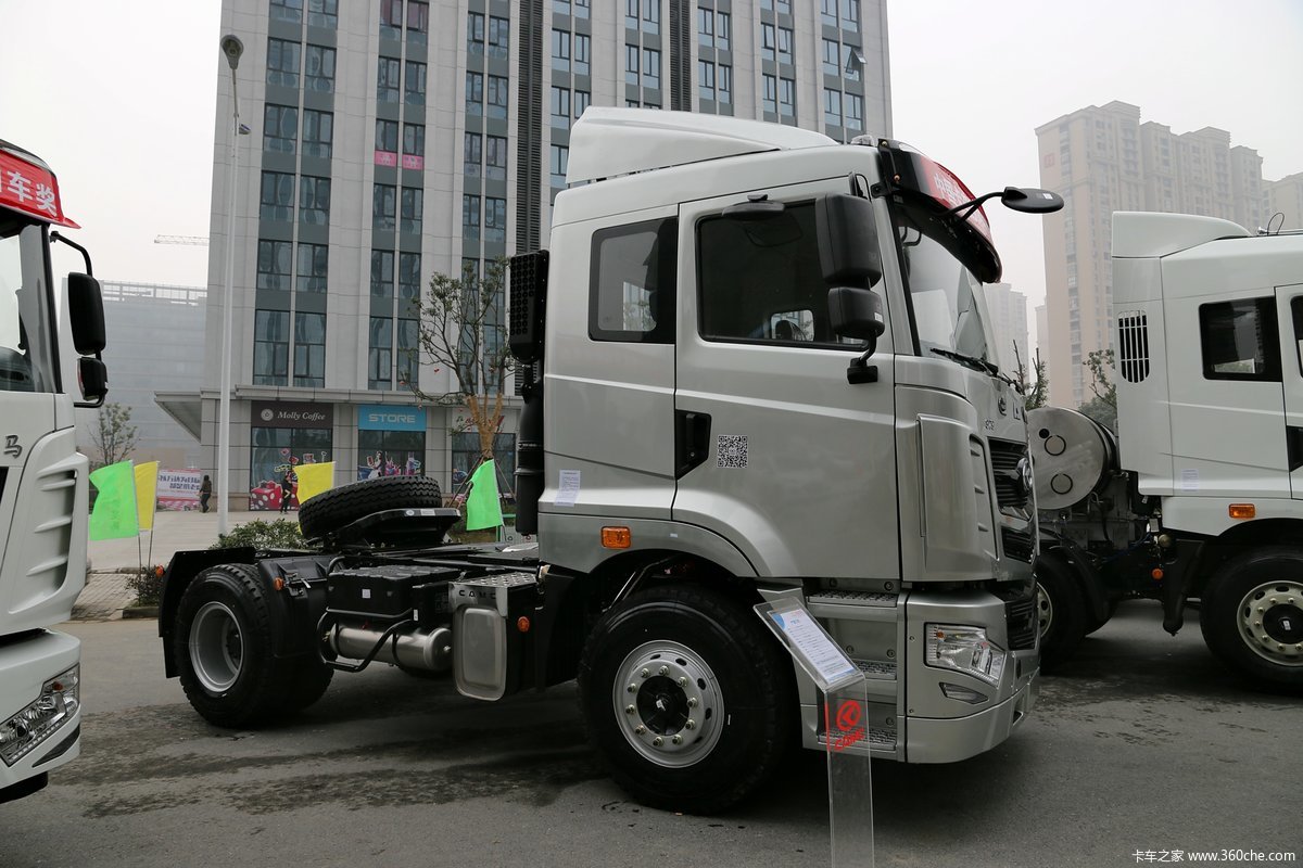 汉马4x2港口牵引车