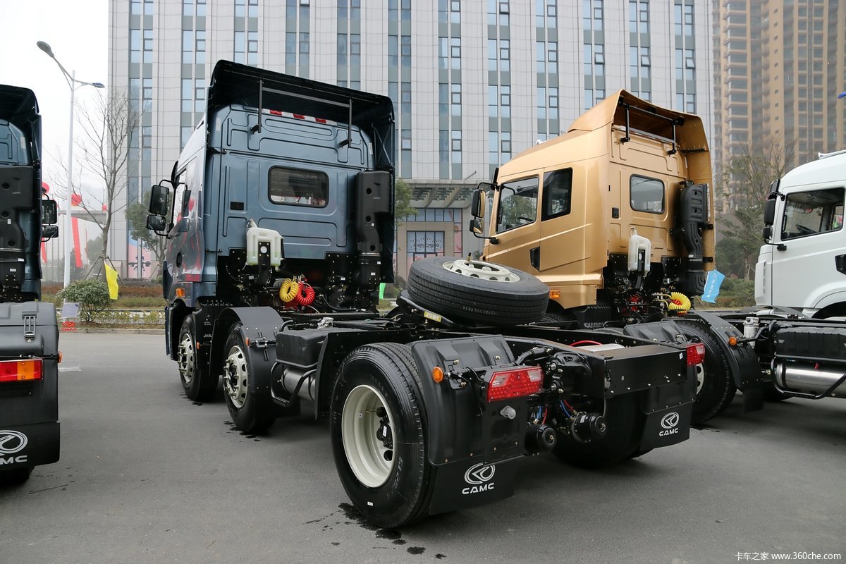 星凯马 6x2 生鲜水果牵引车