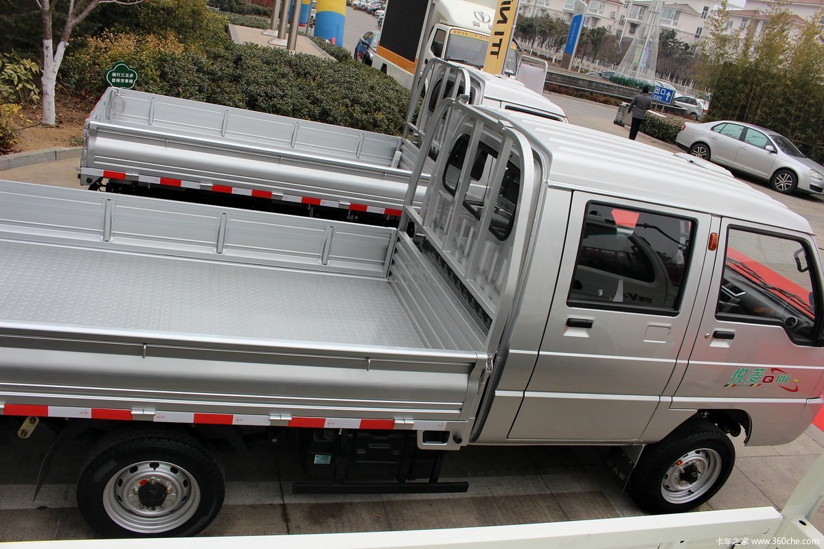 五征奥驰悦菱国五双排微车