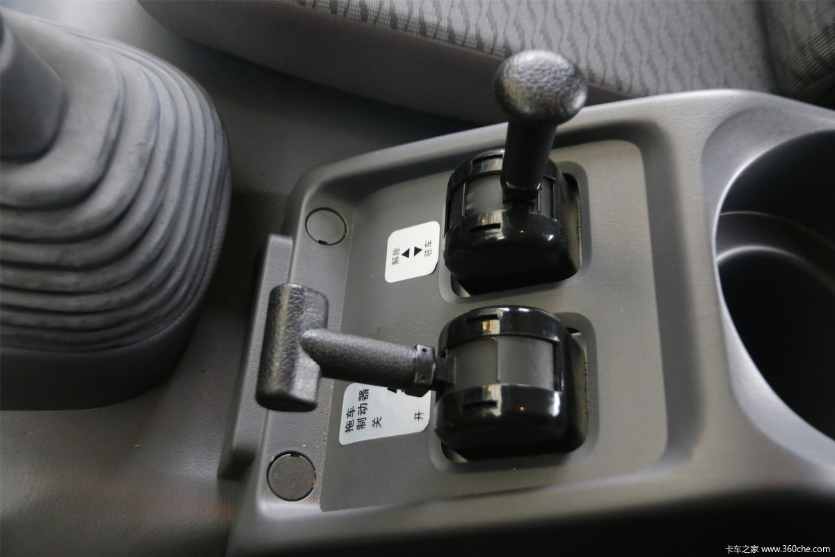 庆铃 五十铃 vc46 牵引车