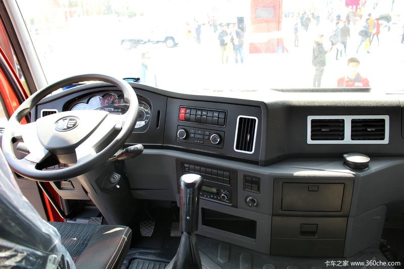 解放 悍v 6x2天然气牵引车