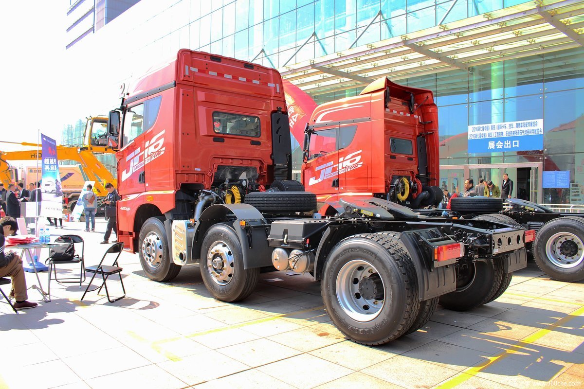 解放jh6 6x2牵引车