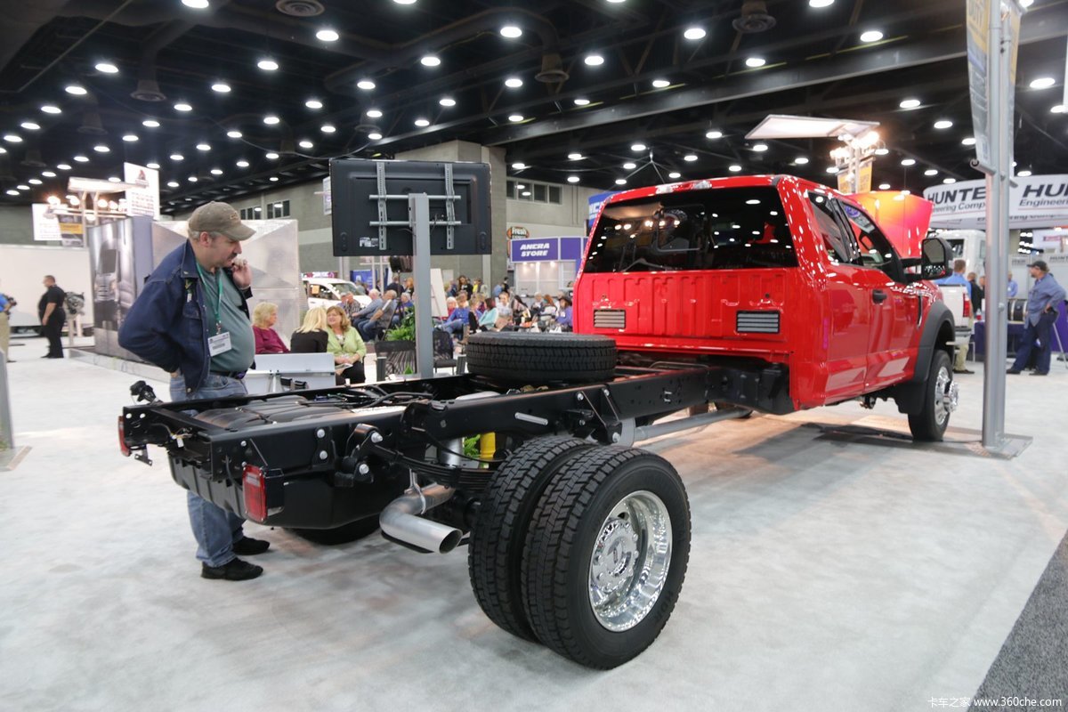 > 2016 美国中部卡车展 > 2016mats 福特展台 > f450皮卡底盘 4/35
