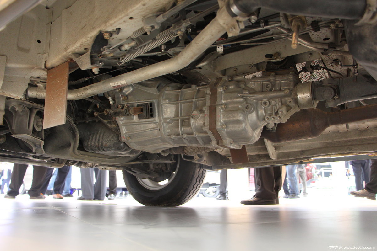 金杯大海狮旗舰型封闭货车