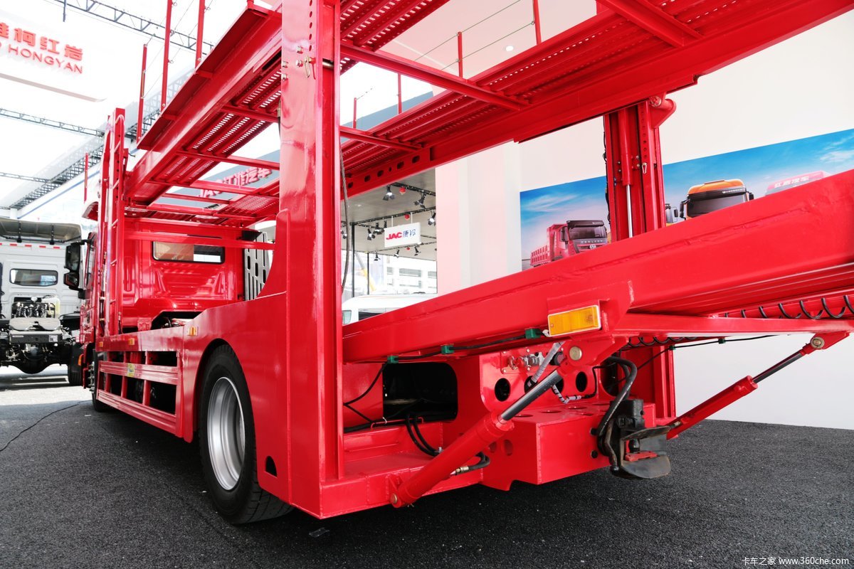 红岩杰狮290马力中置轴轿运车