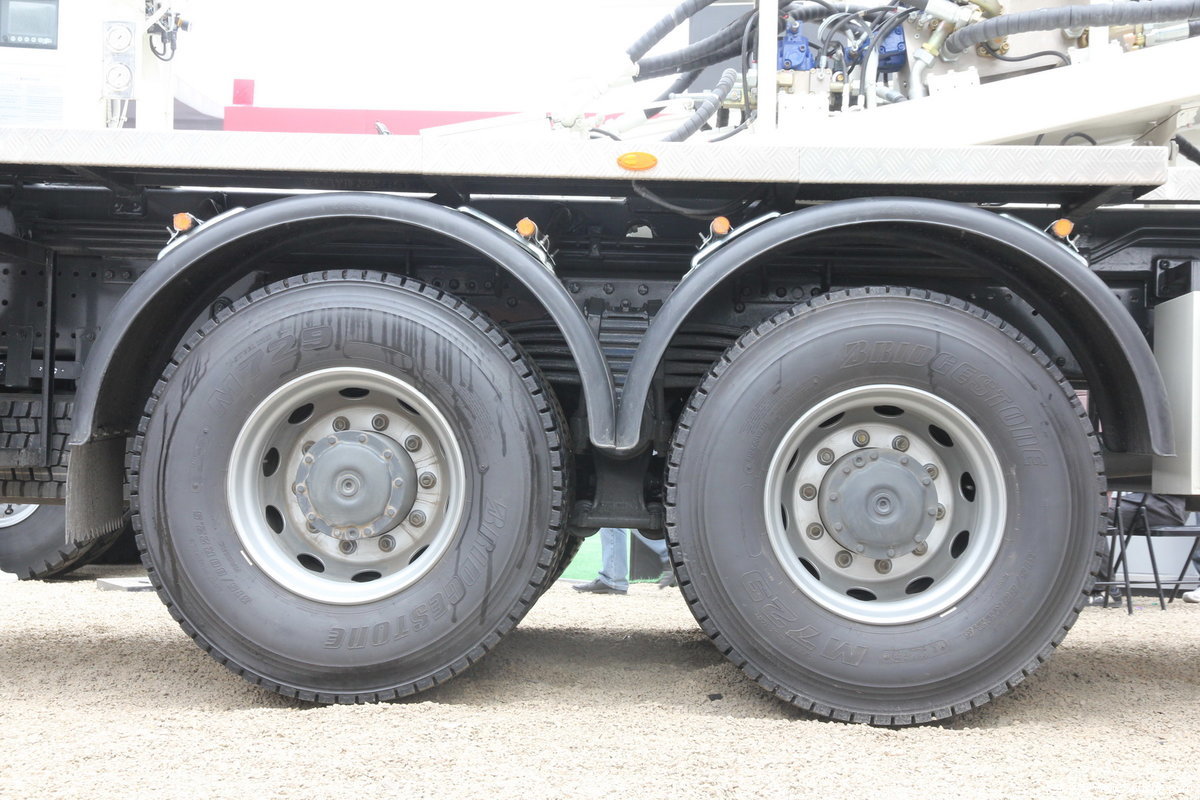 奔驰4141混凝土泵车