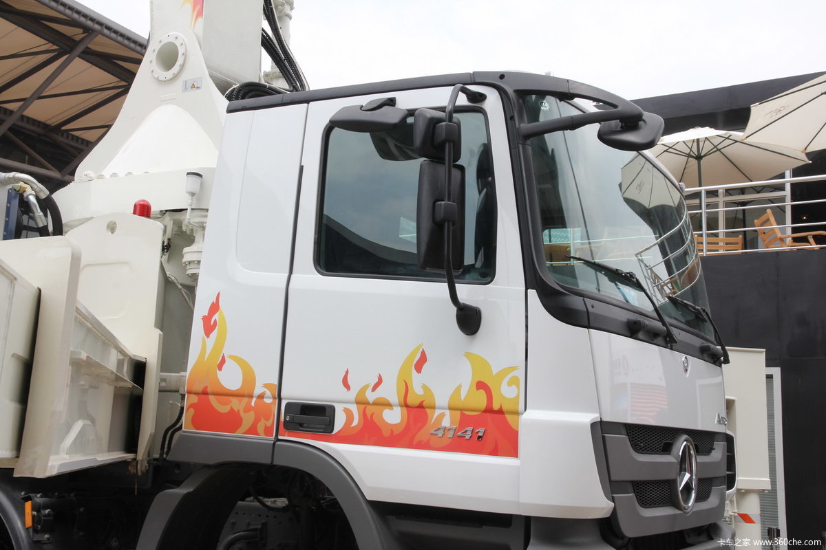 奔驰4141混凝土泵车