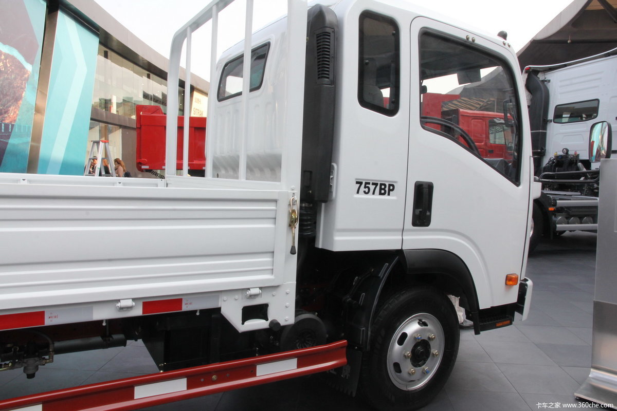 重汽王牌中体轻卡