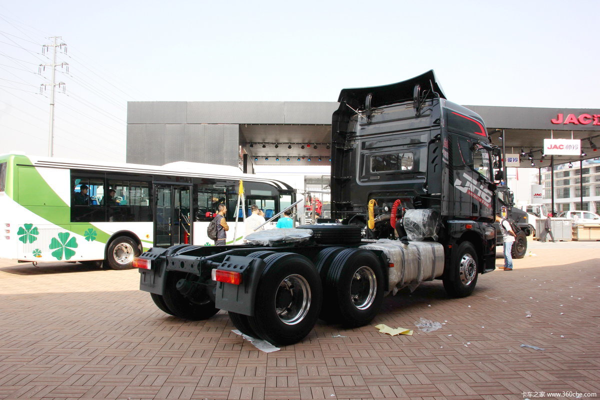 解放jh6 6x4牵引车