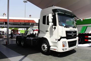 东风天龙牵引车(右置方向盘)