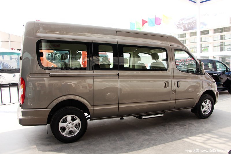 上汽大通v80长轴中顶商杰版