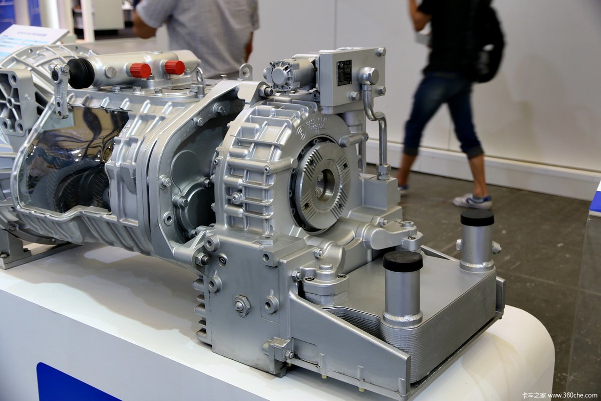 6挡手动变速箱-缓速器-6dsqx180t