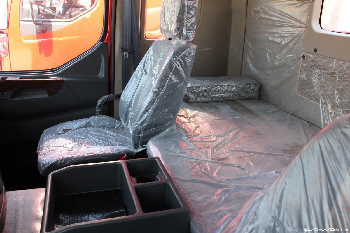 东风柳汽霸龙507牵引车