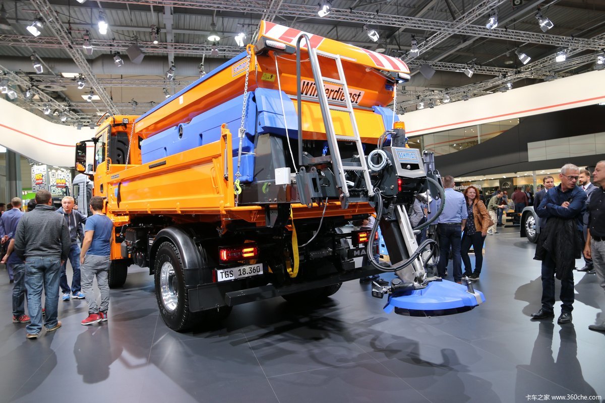 曼mantgs360马力4x4自卸车