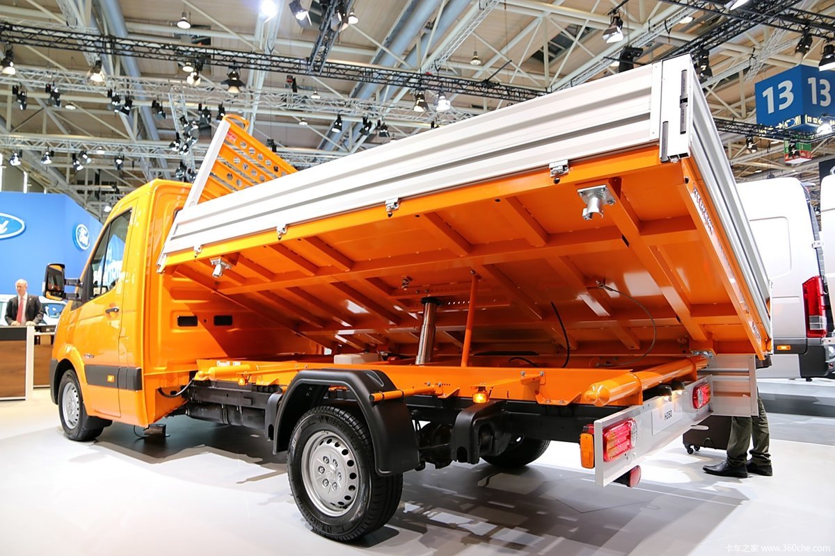 现代h350170马力4x2长头侧翻自卸车