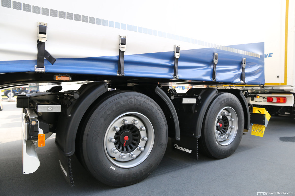 奔驰efficientrun全挂车