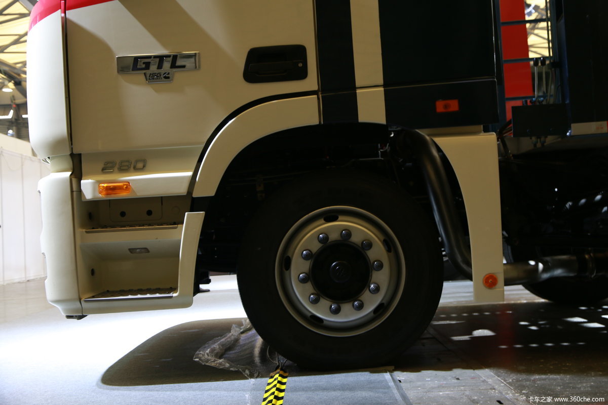 欧曼gtl中置轴轿运车