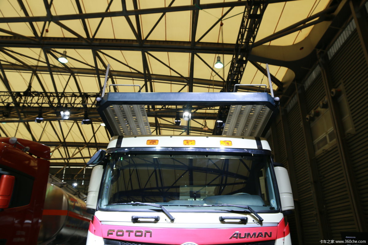 欧曼gtl中置轴轿运车