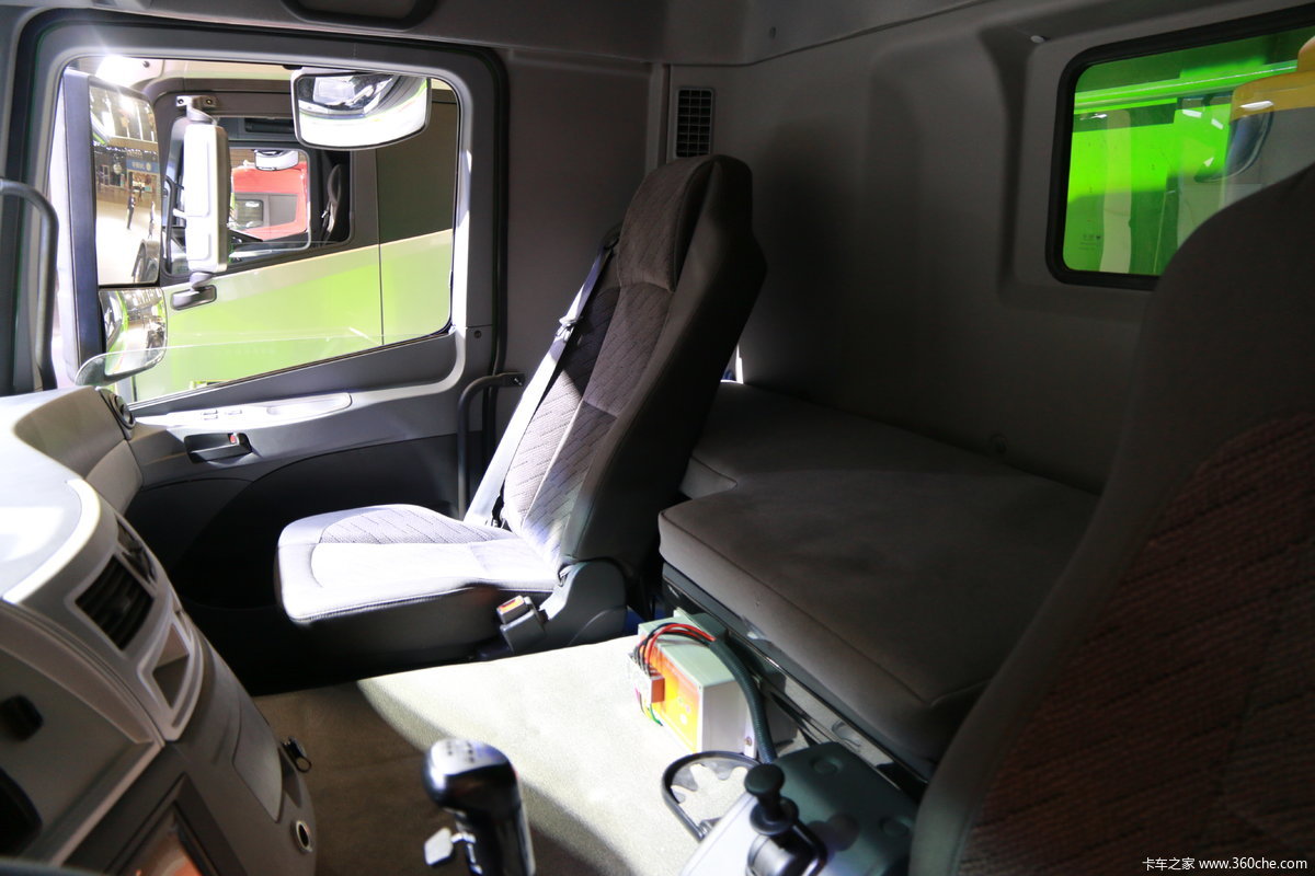 欧曼gtl6x4智能渣土车