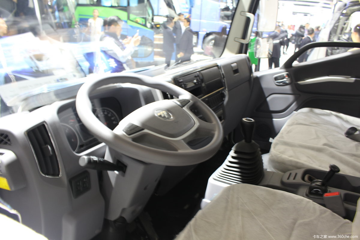 奥铃cts栏板轻卡