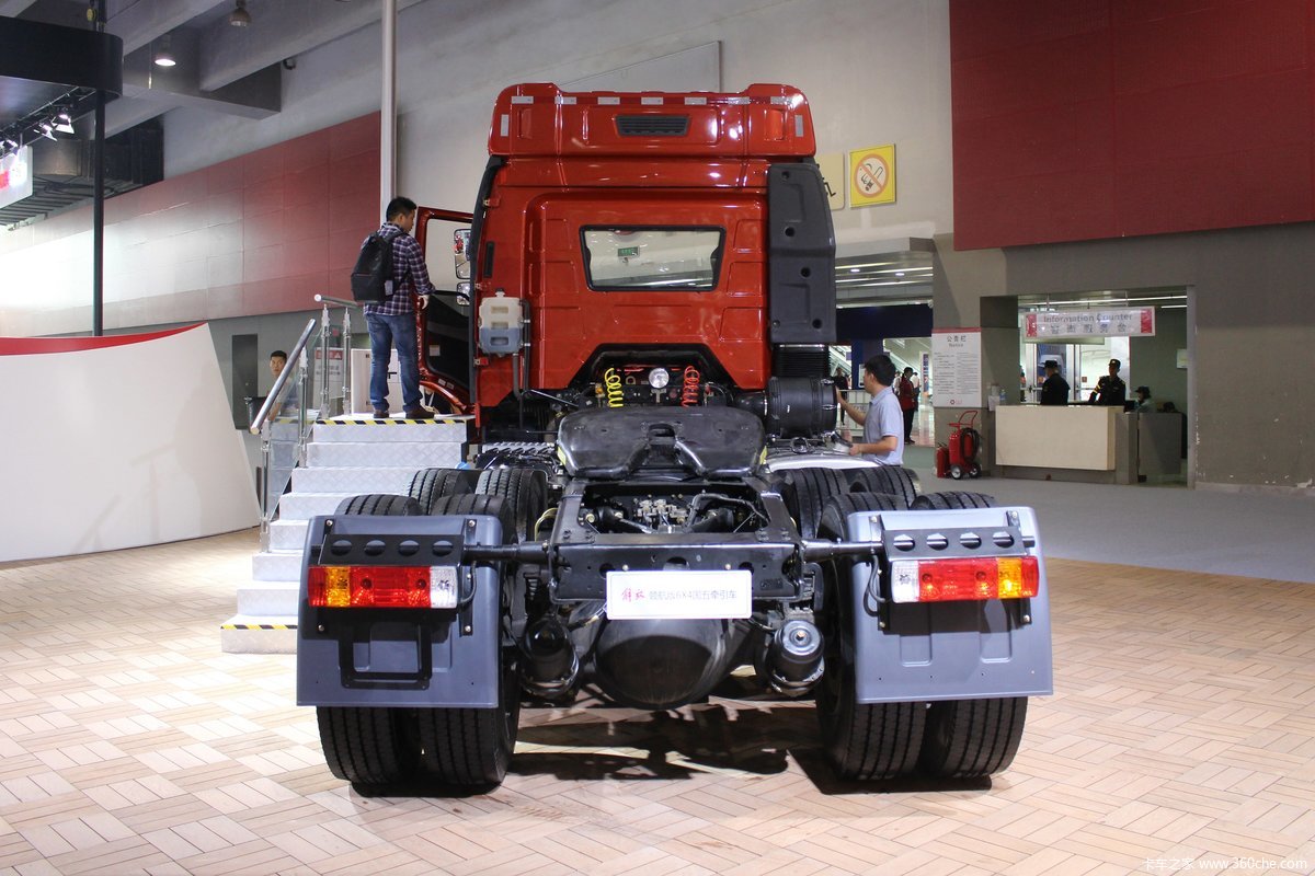 解放j6p6x4牵引车