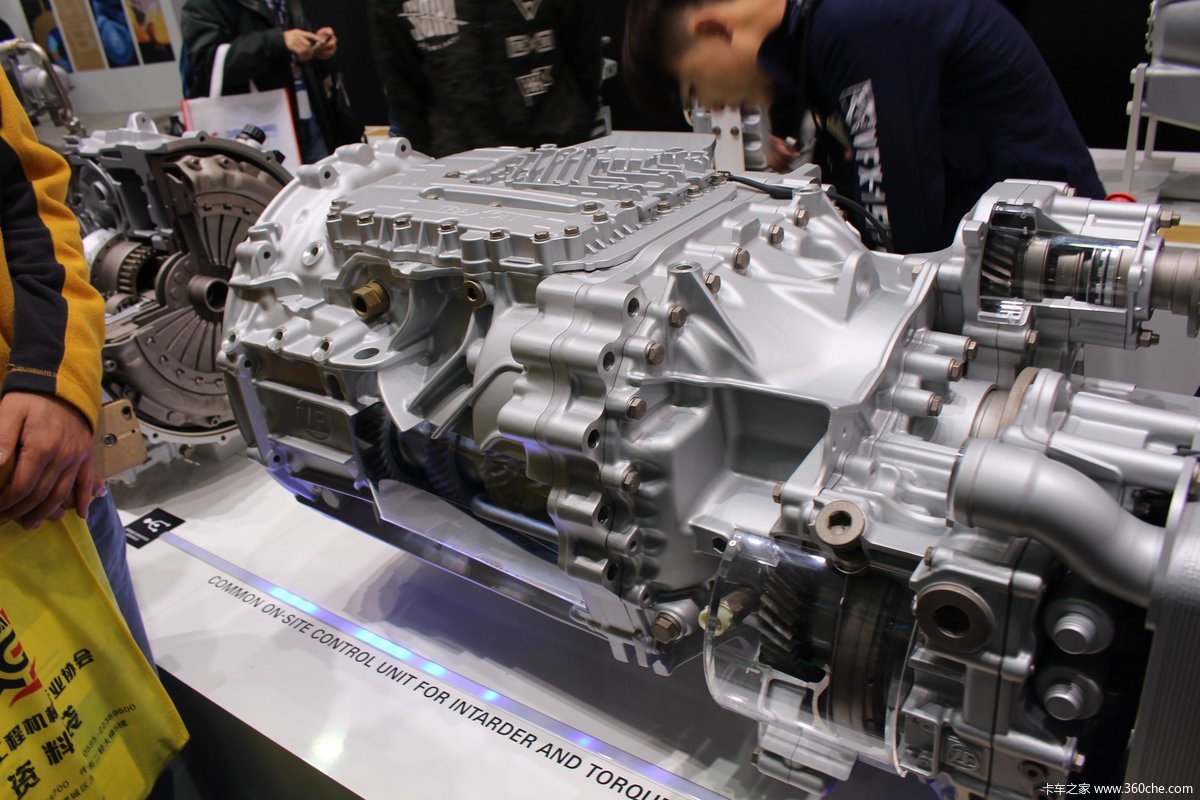 2016宝马车展zf变速箱