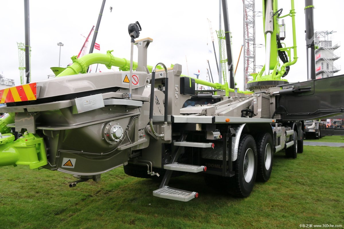 2016宝马车展中联重科