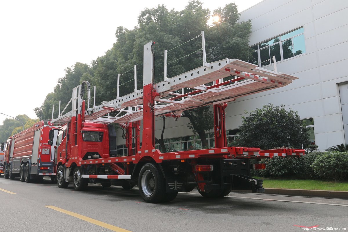 一汽解放 j6l 320马力 6x2 中置轴轿运车