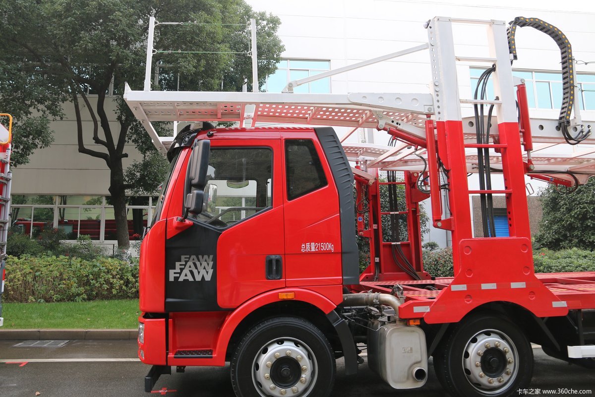 一汽解放j6l320马力6x2中置轴轿运车