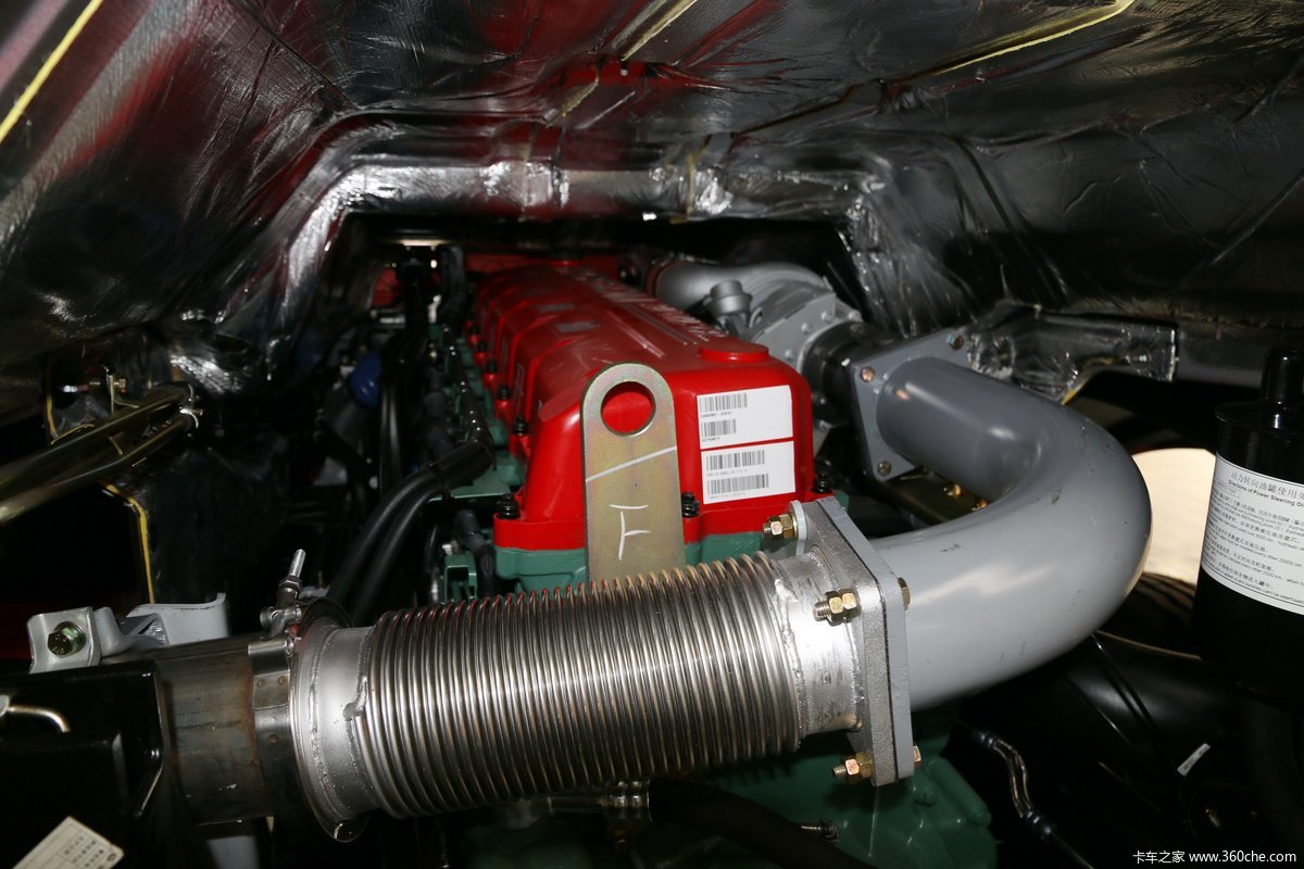 一汽解放j6p 420马力 8x4绿通版载货车