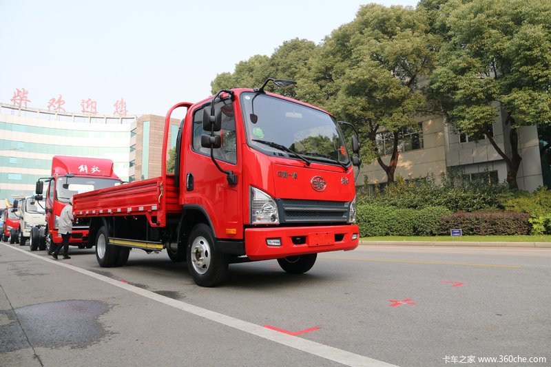 解放虎vn95马力42米单排栏板轻卡