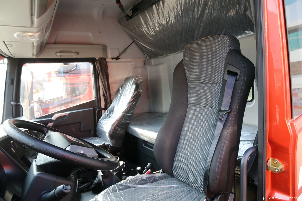 青岛解放jh6重卡460马力6x4牵引车