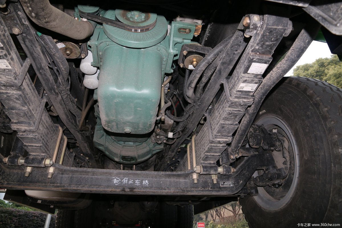 一汽解放j6p350马力6x4渣土自卸车