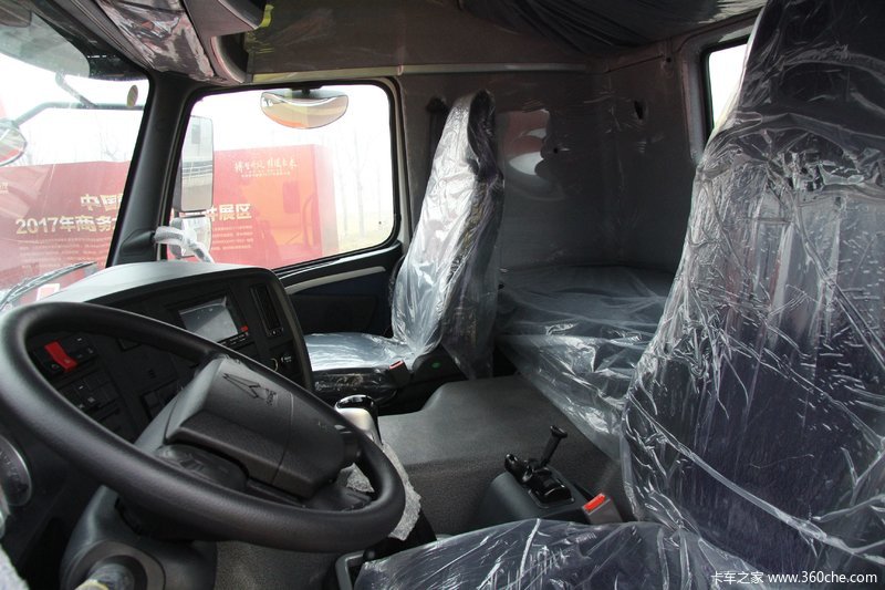 重汽豪沃t6g380马力6x4牵引车