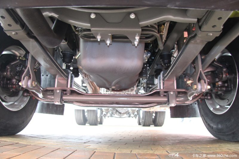 汕德卡c7h430马力6x4lng牵引车