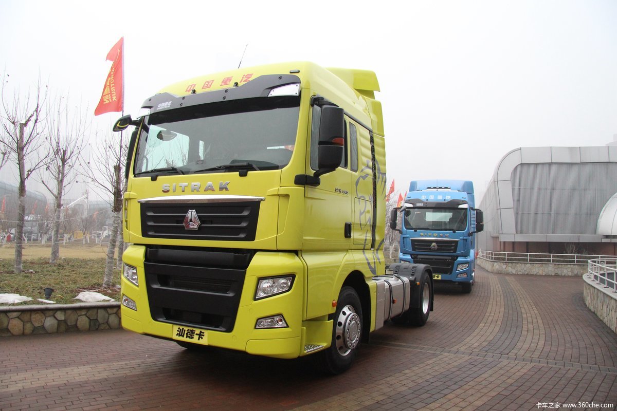 汕德卡c7h440马力4x2智能牵引车