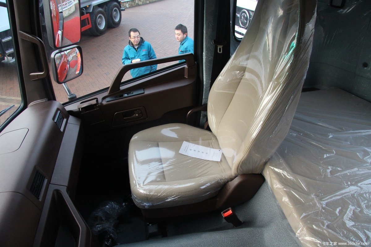 斯太尔 d7b 380马力 6×4牵引车