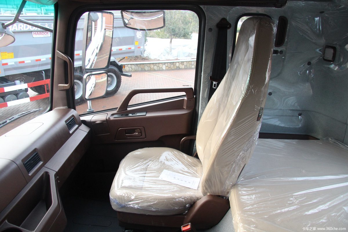 斯太尔d7b430马力64lng牵引车